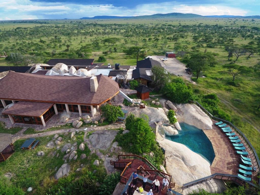 accommodation in serengeti national park